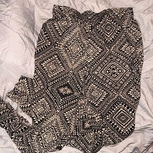 Tapered geo print pants